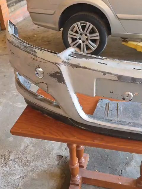 🔥 Recuperando detalles🔥
En esta ocasión hemos realizado una reparación del paragolpes delantero, corrigiendo desperfectos mediante trabajos de chapa y pintura para devolverle su aspecto original.
✅ Reparación de daños
✅ Preparación y lijado
✅ Pintura y acabado profesional
✅ Resultado integrado con el resto de la carrocería
En Brazuka Customs cuidamos cada detalle para que tu coche vuelva a lucir como merece. 🚗✨
📍 Valladolid
📩 Consúltanos sin compromiso